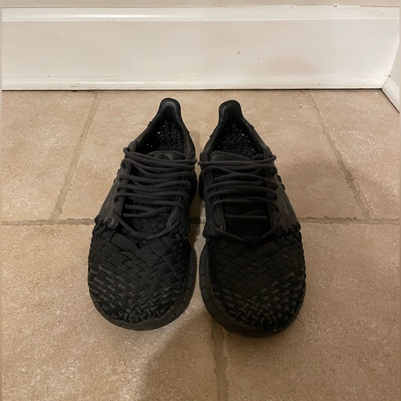 Nike Inneva 2 Triple Black Mens - Picture 2 of 8